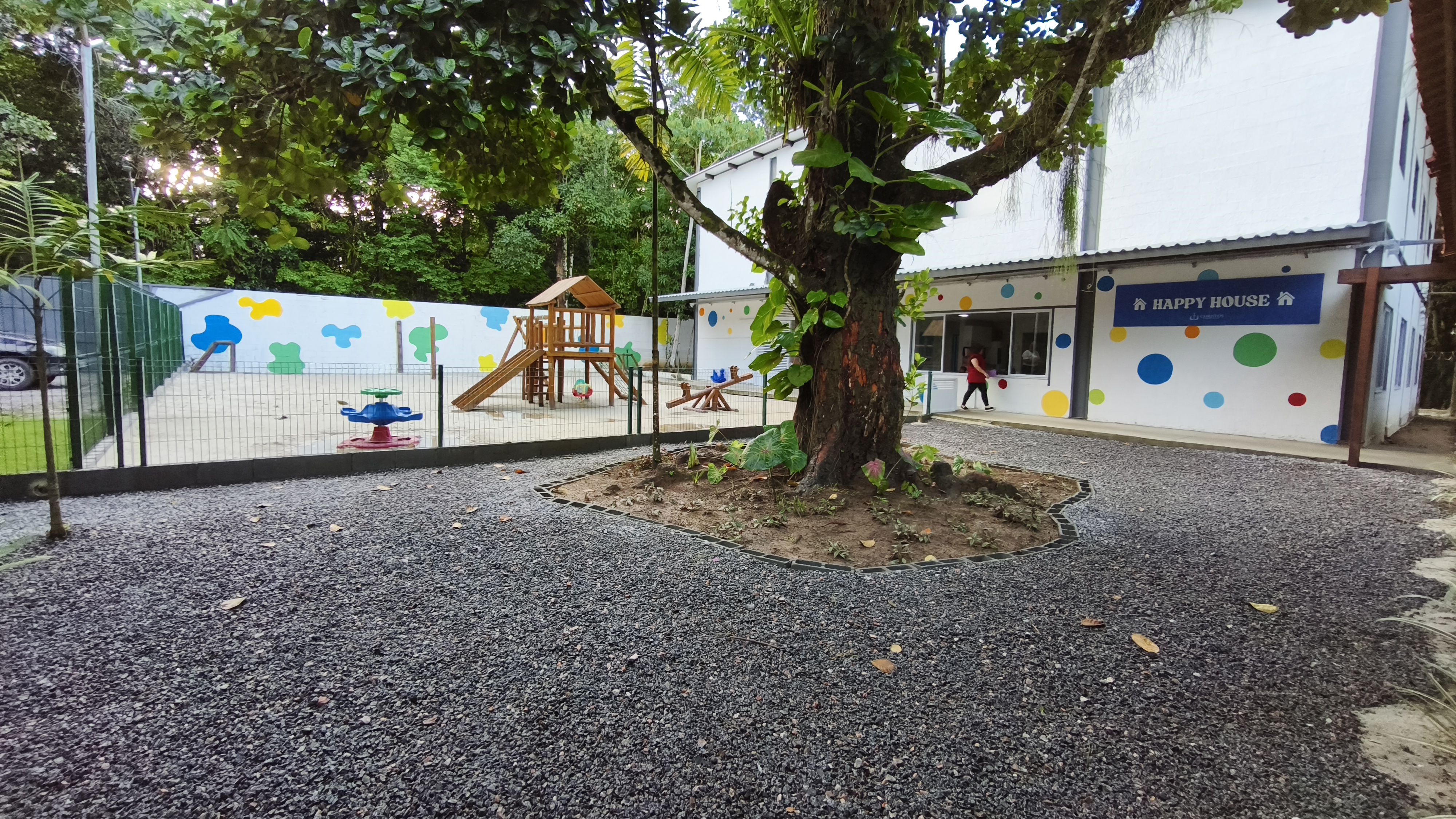 Quadra poliesportiva da Christos Excellent School